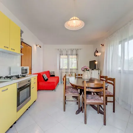 Spacious Holiday In With Pool Hébergement de vacances