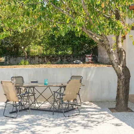 Spacious Holiday In With Pool Tugare